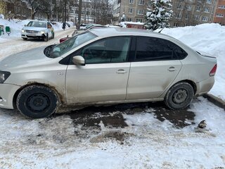 2014 Volkswagen Polo V, серебристый, 460000 рублей, вид 4