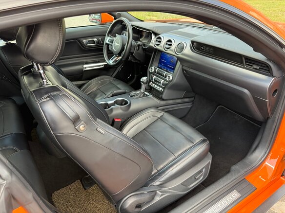 2020 Ford Mustang VI Рестайлинг, оранжевый, 3450000 рублей - вид 36