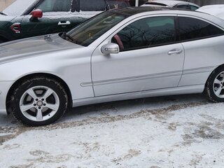 2007 Mercedes-Benz C-Класс 230 II (W203) Рестайлинг, серебристый, 900000 рублей, вид 5