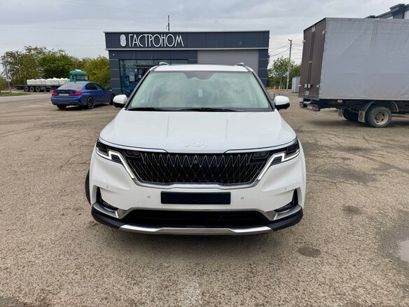 2020 Kia Carnival IV, белый, 4250000 рублей - вид 1