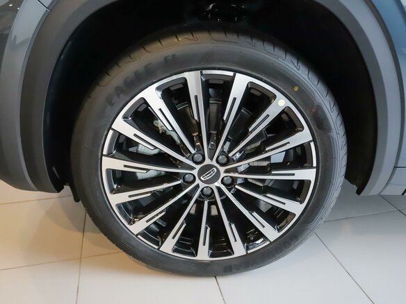 2026 Geely Monjaro I Рестайлинг, серый - вид 8
