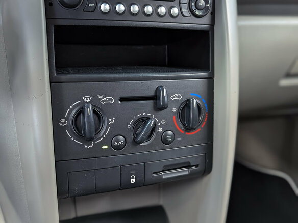 2008 Peugeot 207 I, серый - вид 23