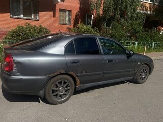 2002 Mitsubishi Carisma I Рестайлинг, белый, 200000 рублей, вид 3