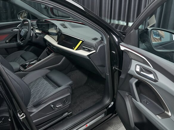 2025 Audi Q5 40 TFSI III (GU), чёрный, 6499000 рублей - вид 19