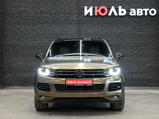 2014 Volkswagen Touareg II, коричневый, 2400000 рублей, вид 2