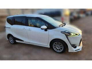 2017 Toyota Sienta II, белый, 1400000 рублей, вид 1