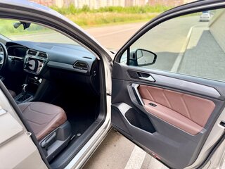 2021 Volkswagen Tiguan II Рестайлинг, серый, 2580000 рублей, вид 4