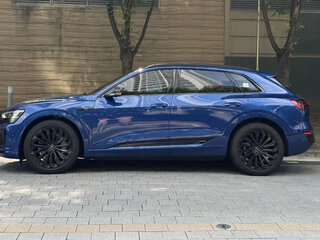 2024 Audi Q8 e-tron 55, синий, 11240251 рублей, вид 3