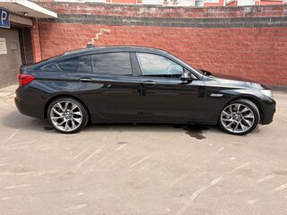 2016 BMW 5 серии Gran Turismo 520d VI (F10/F11/F07) Рестайлинг, чёрный, 2400000 рублей, вид 5