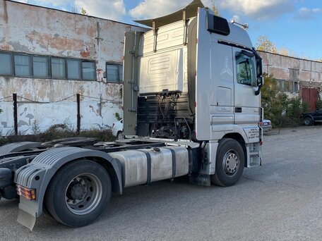 2008 Mercedes-Benz Actros, серебристый, 3000000 рублей, вид 3