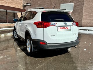 2013 Toyota RAV4 IV (XA40), белый, 1700000 рублей, вид 4
