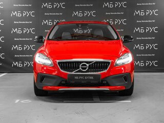 2017 Volvo V40 II Рестайлинг, красный, 2200000 рублей, вид 2