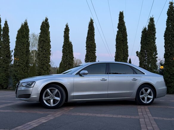 2011 Audi A8 Long III (D4), серебристый, 1850000 рублей - вид 3