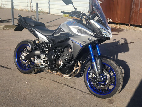 2016 Yamaha MT-09 Tracer (FJ-09), серый, 750000 рублей, вид 1