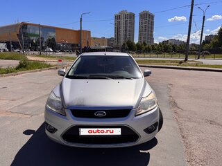2008 Ford Focus II Рестайлинг, серебристый, 250000 рублей, вид 2