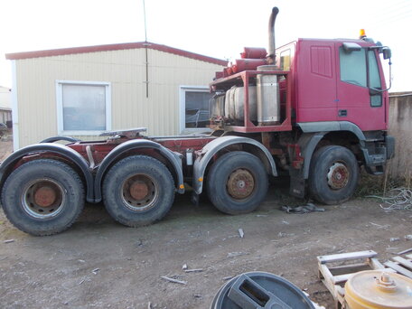 2005 Iveco EuroTrakker, красный, 1200000 рублей, вид 1