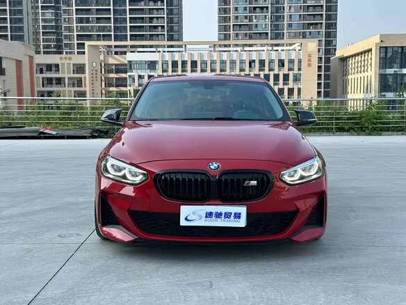2022 BMW 1 серии 120i III (F52) Рестайлинг, пурпурный, 1600000 рублей - вид 1