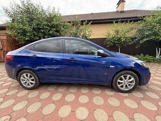 2013 Hyundai Solaris I, синий, 560000 рублей, вид 4