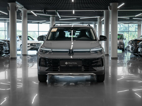 2025 Volkswagen Tharu XR 300 TSI, серый, 3140000 рублей, вид 3