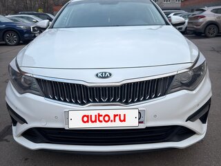 2019 Kia Optima IV Рестайлинг, белый, 1450000 рублей, вид 1