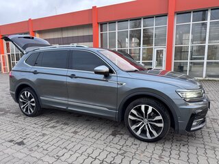 2019 Volkswagen Tiguan Allspace II, серый, 2800000 рублей, вид 4