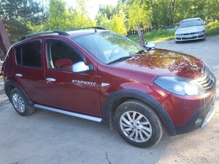 2012 Renault Sandero Stepway I, красный, 900000 рублей, вид 3