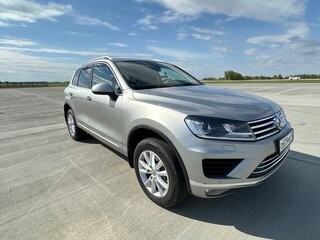 2016 Volkswagen Touareg II Рестайлинг, серебристый, 3535000 рублей, вид 1