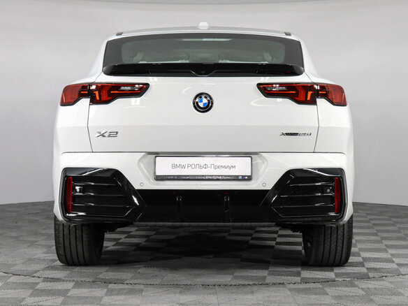 2025 BMW X2 xDrive25i II (U10), белый, 6390000 рублей - вид 4
