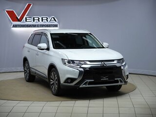 2019 Mitsubishi Outlander III Рестайлинг 3, белый, 2190000 рублей, вид 3