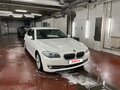 2012 BMW 5 серии 528i xDrive VI (F10/F11/F07), белый, 1950000 рублей - вид 5