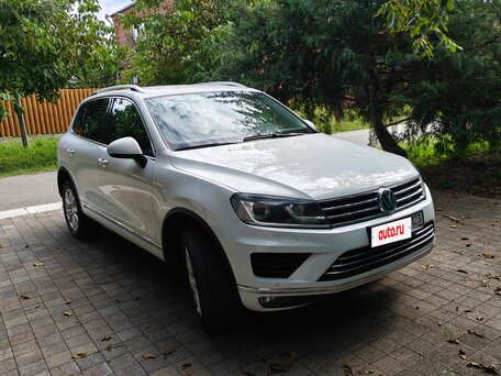 2015 Volkswagen Touareg II Рестайлинг, белый, 2470000 рублей, вид 3