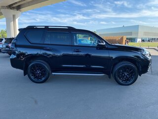 2021 Toyota Land Cruiser Prado 150 Series Рестайлинг 3, чёрный, 7777777 рублей, вид 5
