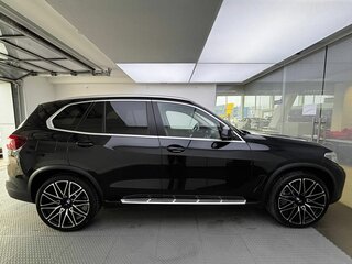2020 BMW X5 40i IV (G05/G18), чёрный, 5599000 рублей, вид 4