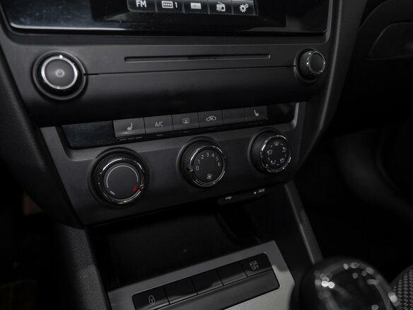 2014 Skoda Octavia III (A7), белый - вид 13