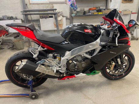 2010 Aprilia RSV4, чёрный, 750000 рублей, вид 4