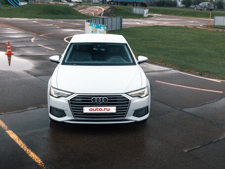 2018 Audi A6 55 TFSI V (C8), белый, 4750000 рублей, вид 2
