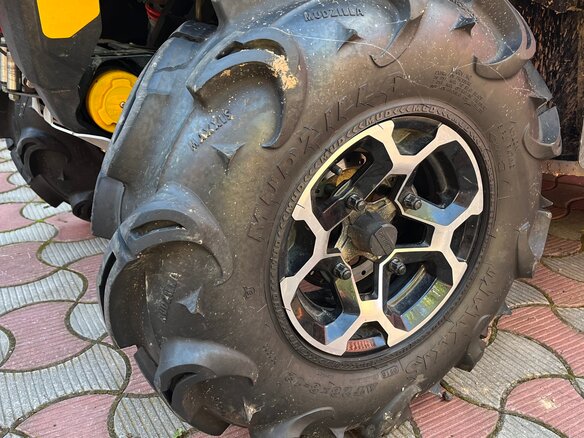 2016 BRP Can-Am Outlander 570, красный, 990000 рублей - вид 17