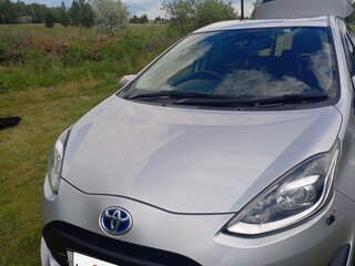 2019 Toyota Aqua I Рестайлинг 2, серебристый, 1200000 рублей, вид 2