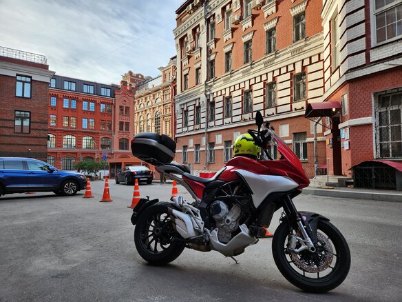 2015 MV Agusta Turismo Veloce 800, красный, 999999 рублей - вид 8