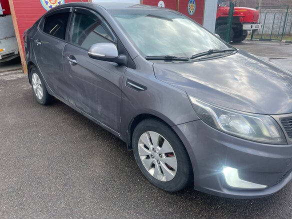 2012 Kia Rio 4-speed III, серый, 700000 рублей - вид 6