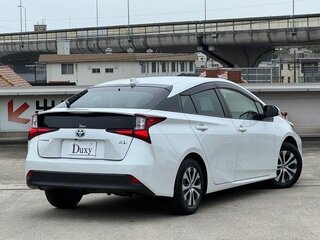 2022 Toyota Prius IV Рестайлинг (XW50), белый, 1470007 рублей, вид 5