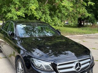 2017 Mercedes-Benz E-Класс 200 V (W213, S213, C238), чёрный, 2750000 рублей, вид 2