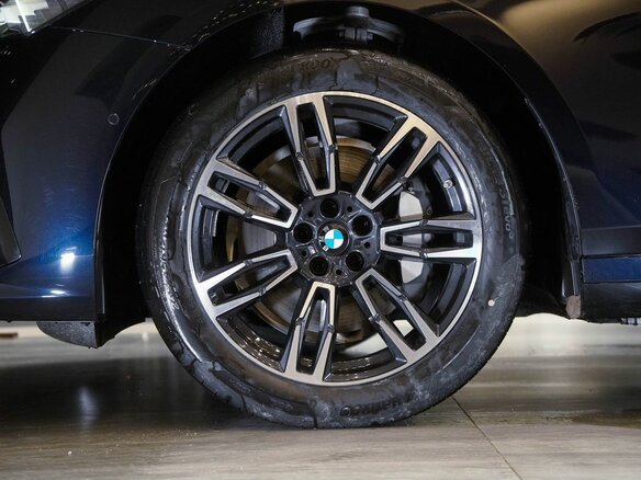 2025 BMW 5 серии Long 530Li xDrive VIII (G60/G61/G68), чёрный, 9000000 рублей - вид 31