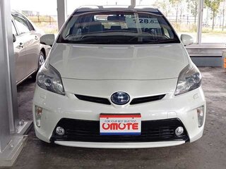 2013 Toyota Prius III Рестайлинг (XW30), белый, 900000 рублей, вид 2