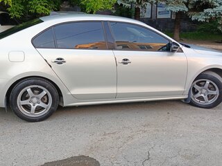 2014 Volkswagen Jetta VI, жёлтый, 749999 рублей, вид 3