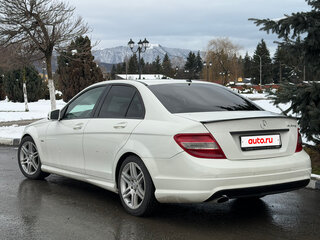 2010 Mercedes-Benz C-Класс 180 BlueEFFICIENCY III (W204), белый, 1100000 рублей, вид 3