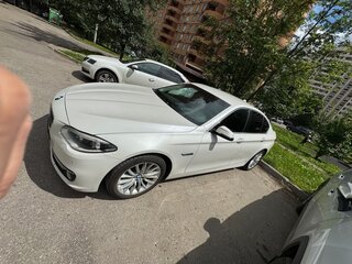2015 BMW 5 серии 528i xDrive VI (F10/F11/F07) Рестайлинг, белый, 2500000 рублей, вид 3