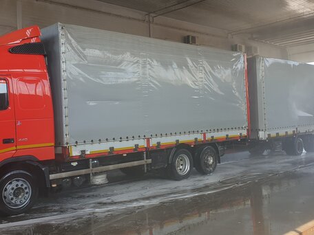 2006 Volvo FH, красный, 4700000 рублей, вид 1