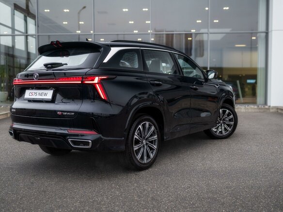 2025 Changan CS75 Plus IV, чёрный, 4339900 рублей - вид 4