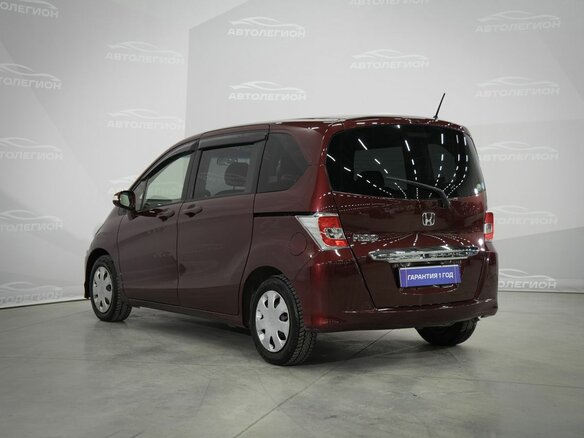2014 Honda Freed I Рестайлинг 2, красный, 1140000 рублей - вид 6